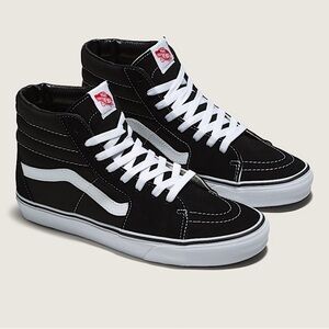 Vans Classic sk8-Hi Black and White High-Tops